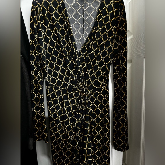 A beautiful dress that makes your body looks beautiful - Picture 2 of 2